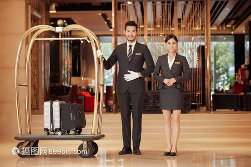 奢华印记 专业酒店服务人员如何塑造非凡宾客体验